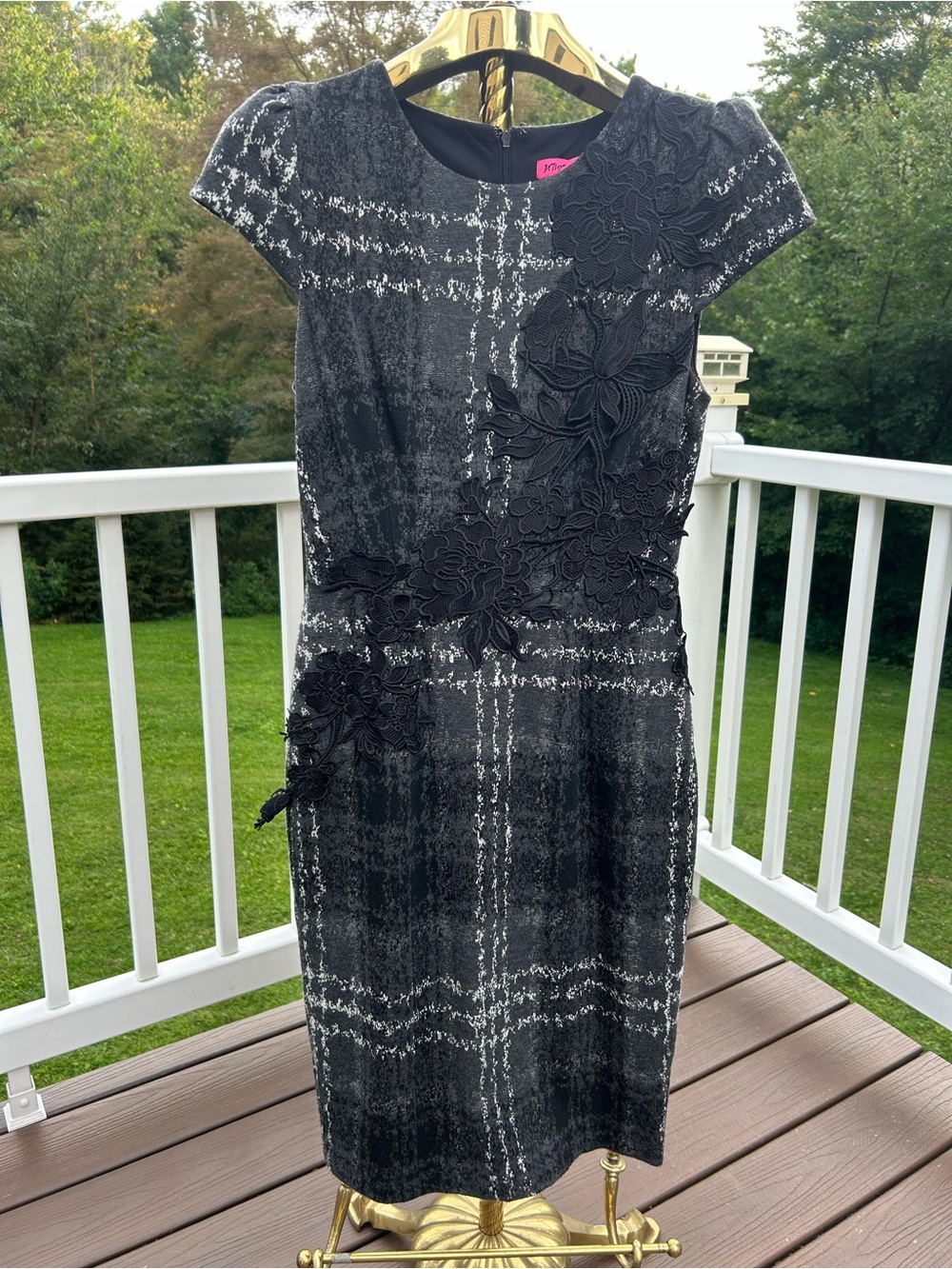 Betsey Johnson Black Plaid Cap-Sleeve Embroidered Sheath Dress